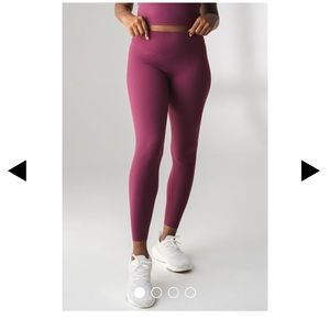 Vitality Cloud Legging in Grape